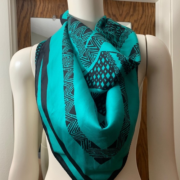 Vintage Scarf - Picture 4 of 4